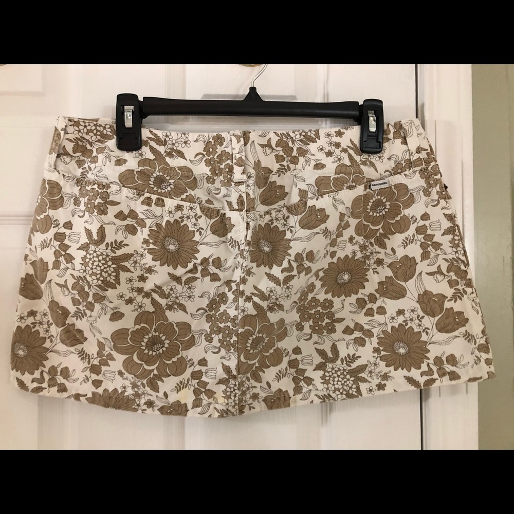 Skirt - Picture 2 of 3